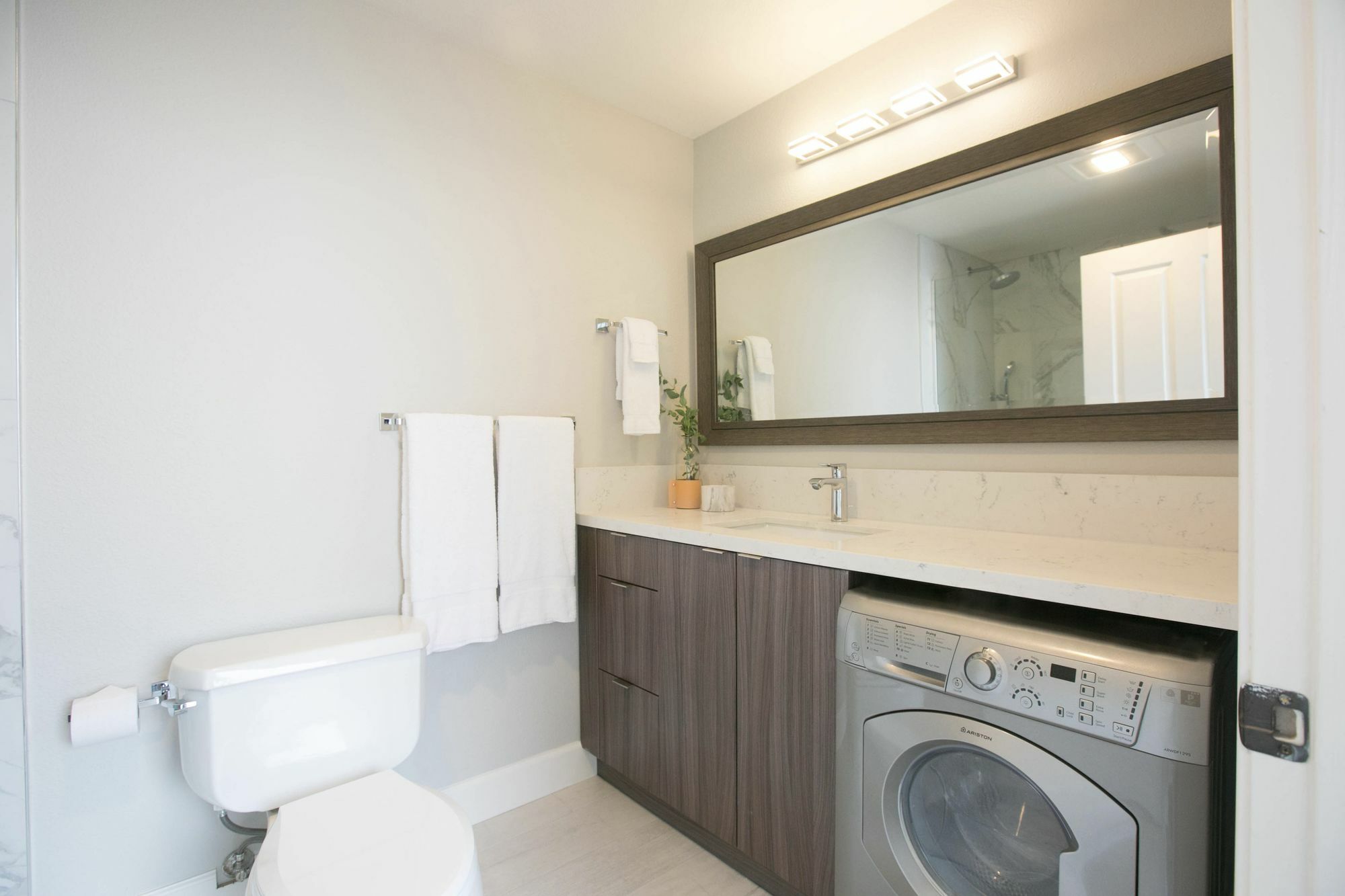 Airy 1br In Gaslamp Quarter By Sonder San Diego